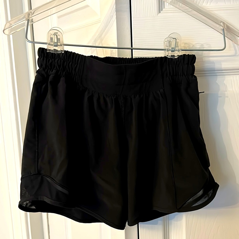 Hotty Hot Lululemon lined Black Shorts 2